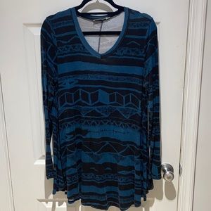 BaiShengGT Long Sleeved Stretchy Blue Black Top
